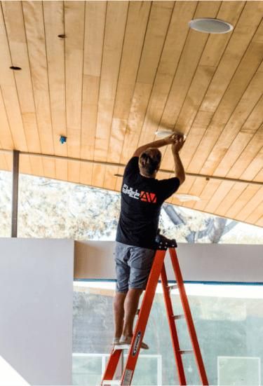 Definitive technology Di 6.5 R Disappearingâ„¢ Series Round 6.5â€ In-wall / In-ceiling Speakers (pair)